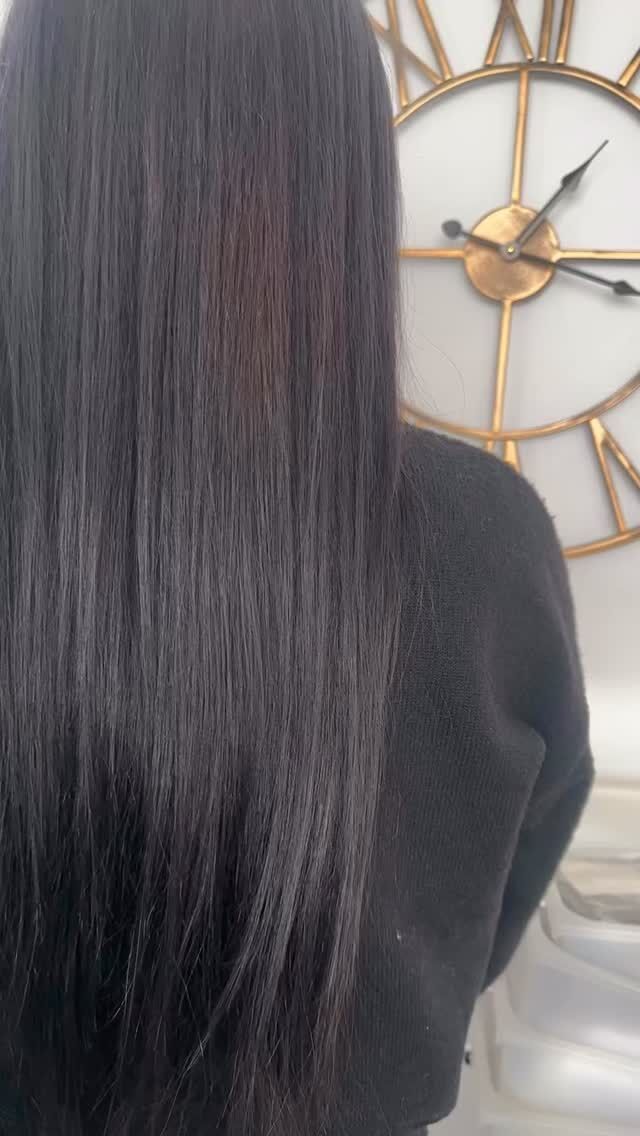 New Year = New Hair 🔥🖤

@mane_hairextensionspecialist using 100g of our 22inch Mini Stick tip hair extensions in shade 1 

#hair #hairextensions #hairstyles #longhair #hairgoals
